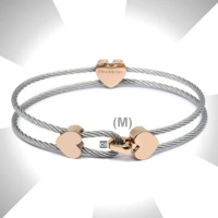 【CHARRIOL 夏利豪】預 Bangle Coup De Foudre鋼索手環 玫瑰金色三心飾頭M-加多重好禮 C6(04-102-1269-1-M)