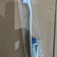 sikat gigi hotel dengan pasta gigi herbal