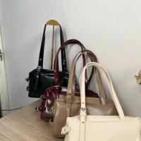 CAF BISON BAG  Wanita Selempang Bahan : Leather grafiti premium