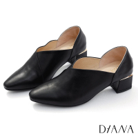 【DIANA】4.5cm質感羊皮經典復刻俐落剪裁時尚簡約方尖頭低跟鞋(黑耀石)