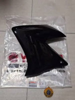 SCOOP AIR / SAYAP KIRI BAWAH TANGKI YAMAHA VIXION OLD MERAH / BIRU / ABU / HITAM ORIGINAL YGP HITAM 