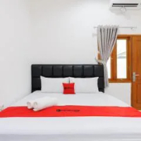 住宿 RedDoorz Syariah @ Sakura Hotel Duren Sawit Curuk Dua