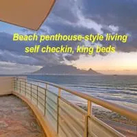 住宿 Beach penthouse-style living,self checkin,king beds 開普敦