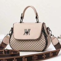 New IMP0RT CHINA HALUS TEBAL BQJ3702 L21 TAS SELEMPANG WANITA MODIS