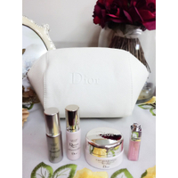 DIOR迪奧逆時美肌再造禮盒組(含dior化妝包)也可以單買喔!