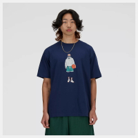 【滿千折百】NEW BALANCE 短T NB 深藍 隱形人 印花 短袖 上衣 男 MT41578NNY