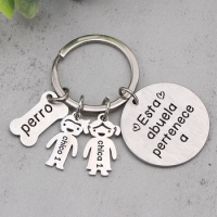 Custom Kids Bone Charm Keychain Esta abuela pertenece a Family Christmas Gift Idea Grandma Key Holder Pet Baby Charm Key Rings