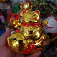 Patung kucing hoki