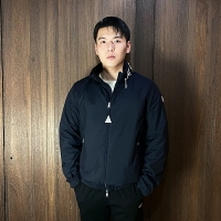 美國百分百【全新真品】MONCLER 防風外套 連帽 長袖 男款 歐洲精品 logo 夾克 深藍 CU46