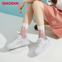 QIAODAN Skateboarding Shoes for Women 2023 Fashion Non-slip Breathable White Sports Flats Shoes Female Sneakers XM26210525