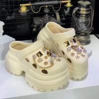 Dép Sục Nữ Đế Cao 10CM (CÓ SIZE 34/35) Charm Hoạ Tiết Sticker Xinh Nhiều Màu Sắc Trẻ Trung Tôn Dáng 