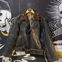 Jaket Kulit Vintage dengan Lining Leopard - Model Retro dan Stylish untuk Tampilan Unik Anda // jake