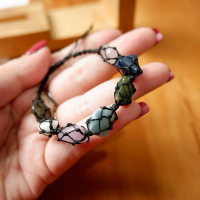 Gelang Batu 7 Chakra Tali Hitam Serut Macrame
