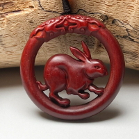 小葉紫檀兔子吊墜木質屬兔生肖兔木制紅木兔牌包包掛件項鏈木雕兔