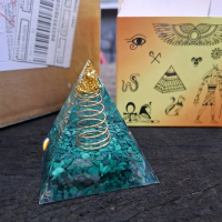 Orgonite – Malachite Pyramid (6 cm)  “The Serpent Heart of the Earth” untuk resonansi yg lebih aktiv