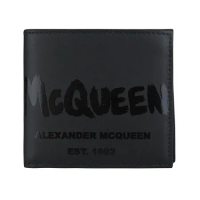 ALEXANDER McQUEEN GRAFFITI光亮黑塗鴉字母LOGO小牛皮8卡對折短夾(黑)