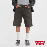 【LEVIS 官方旗艦】Silver Tab銀標系列 男款 街頭寬直筒牛仔短褲 / 精工黑染水洗 熱賣單品 A3667-0002