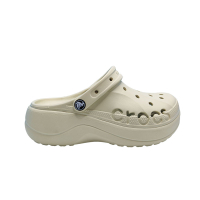 Cross Cloud-colored perforated shoes with thick soles the same style as worn by Baya and Ouyang Nana