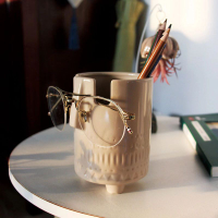 筆筒 陶醇眼鏡架托陶瓷筆筒辦公室桌面創意擺件特色浮雕藝術ins風