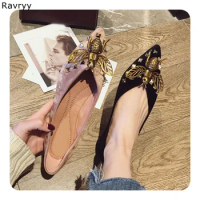 Chic bronze Bee Decor Woman shoes flats 2018 Pointed Toe slip-on female dress shoes V-shaped open design elegant casual shoes
