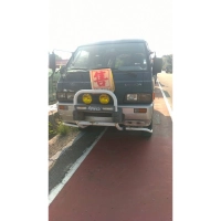 三菱得利卡8座箱車 手排柴油的 稀有四輪傳動 渦輪剛整理好 外表醜點不介意75000辦到好 要殺價就下一頁
