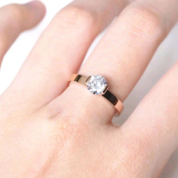 [Free Gift Box] Cincin Titanium Gold Polos Permata Mewah | Cincin Tunangan | Cincin Anti Luntur dan 
