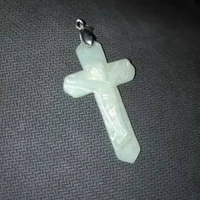 Liontin salib batu giok asli