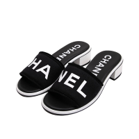 CHANEL 白色字母LOGO 低跟涼鞋#36.5(黑色)