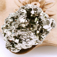 如鴻天然黃鐵礦黃銅礦水晶原石擺件標本礦物愚人金財運石頭禮物