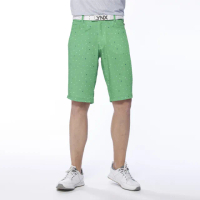 【Lynx Golf】男款吸排彈性滿版英文字體印花後腰內配色織帶設計平口休閒短褲(綠色)