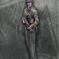 Unpainted Kit 1/35 grenadier standing winter Resin Figure miniature garage kit