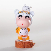 Crayon Shinchan รุ่น Q ปีเสือ Shinchan ของตกแต่งรถ รูปปั้นแบบจำลองทรงกล่อง