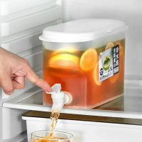 優樂悅~冷水壺自帶龍頭現代簡約泡檸檬水果冷熱飲料壺可放冰箱家用塑料桶手沖壺 茶壺