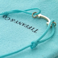 【Tiffany&Co. 蒂芙尼】18K玫瑰金-T Smile 微笑符號墜飾Tiffany藍束繩手鍊(專櫃排隊款)