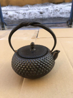 日本回流砂鐵壺一把，容量小，400左右，底部有款，尺寸如圖