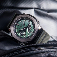 【CASIO 卡西歐】G-SHOCK 金屬錶殼 八角形錶殼-綠(GM-2100B-3A)