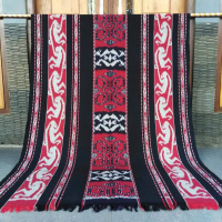 Kain tenun ikat etnik kalimantan colour