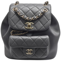 【CHANEL 香奈兒】經典雙C LOGO轉釦菱格紋小牛皮口袋後背包(灰色AS2908C-GRAY-GP)