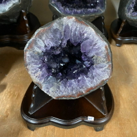 天然 烏拉圭🇺🇾5A財寶袋圓洞型 紫晶洞 紫水晶洞  🔮 天然聚寶甕 專屬你的小烏圭😘系列2kg 編號:411