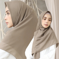 FEMME OUTFIT - Alicia Shawl Square