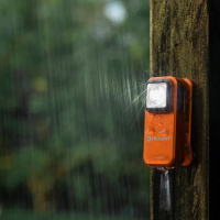 【Olight】電筒王 Oclip(300流明 70米 夾燈 中秋胸燈 TYPE-C充電 紅燈警告 攜帶式 應急照明燈)