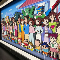 開立發票 裝飾畫 掛畫 客廳畫 蠟筆小新全家福立體畫日式墻面沙發背景墻禮物裝飾掛畫 快速出貨