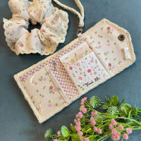 Ví vải Handmade  mẫu gập 3 ( Size 12x9 ) viền ren tiểu thư ( giá chưa có thêu tên )