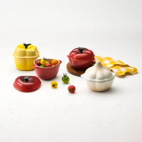 Le Creuset 瓷器蔬果系列造型烤盅 大蒜/蕃茄/蘋果/黃椒(4款造型選1)