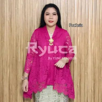 Ryuca - Melati atasan kebaya brukat semi prancis benang metalikzipper depan M Ld 95 cm Fuchsia