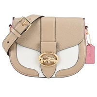 【COACH】JADE SADDLE 浮雕馬車撞色牛皮馬鞍包(奶茶X米白)