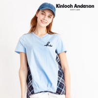 【Kinloch Anderson】V領短袖上衣 獨特側邊格紋剪接KA小熊T恤 棉T KA108301752 金安德森女裝(粉藍)