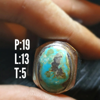 batu pirus Persia langka