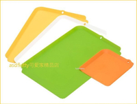 asdfkitty*日本製 INOMATA 曲邊分類砧板-4入 抗菌耐磨薄型分色砧板-切菜板/切水果板/麵包板