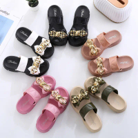 midsummer รองเท้าแตะใส่ได้ทุกสถานการณ์ พร้อมส่งวันต่อวัน มีหลายสี พื้นหนา เสริมส้น กันลื่น แบบยาง #s